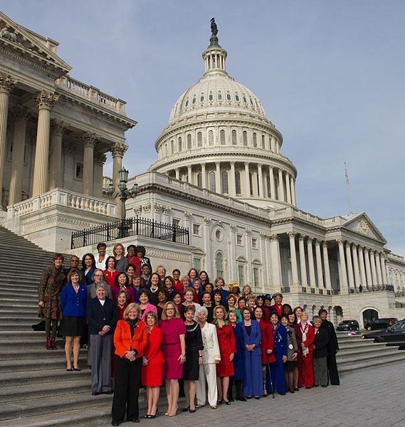 569px-113th_congress_usa_women_version_altered_by_office_of_House_Minority_Leader