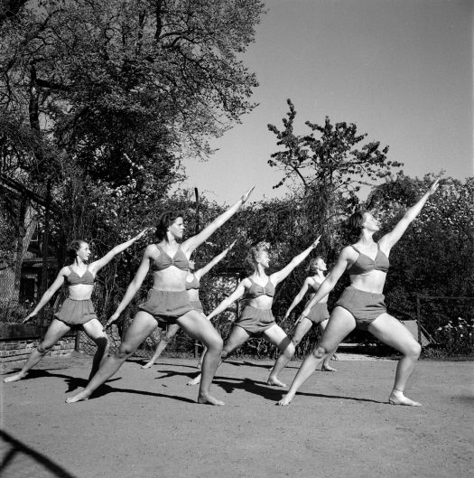 Women in bikinis, 1950s